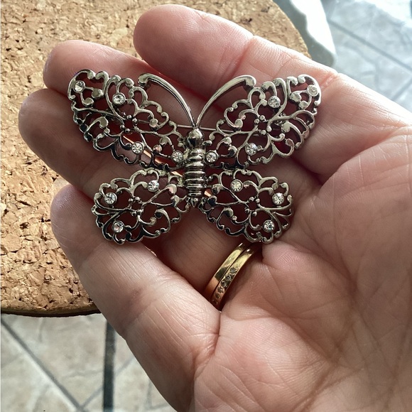 Vintage Liz Claiborne 2” Filigree and Rhinestone Silver Tone Brooch - Picture 3 of 6